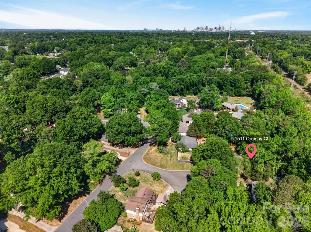 1511 Ormsby Court Charlotte NC 28211