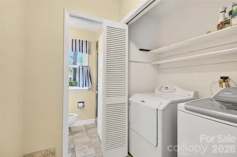 1511 Ormsby Court Charlotte NC 28211