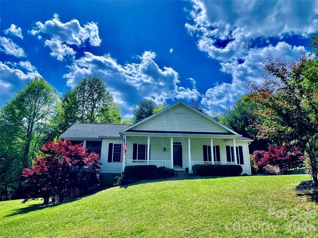 7 Curtis Drive Hendersonville NC 28739