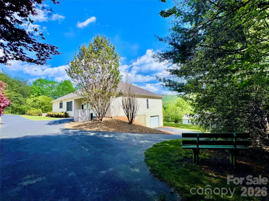 7 Curtis Drive Hendersonville NC 28739