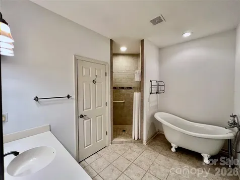 7 Curtis Drive Hendersonville NC 28739