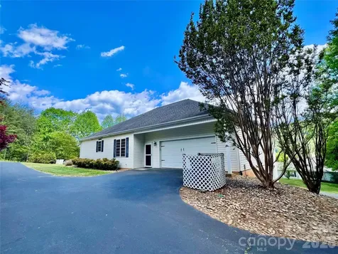 7 Curtis Drive Hendersonville NC 28739