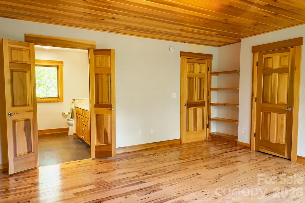 26 Robinson Creek Road Asheville NC 28803