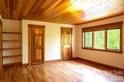 26 Robinson Creek Road Asheville NC 28803