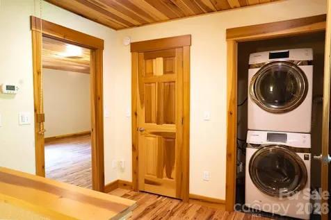 26 Robinson Creek Road Asheville NC 28803