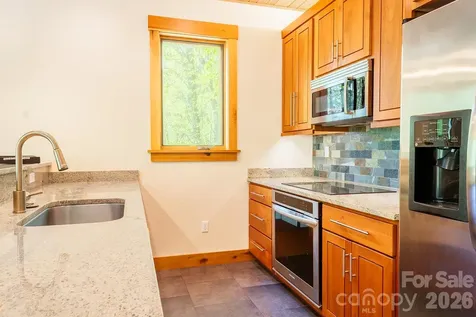 26 Robinson Creek Road Asheville NC 28803
