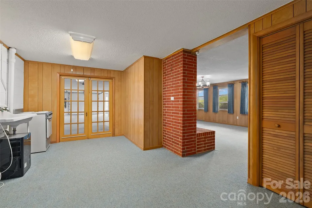 441 Mulberry Street Clyde NC 28721