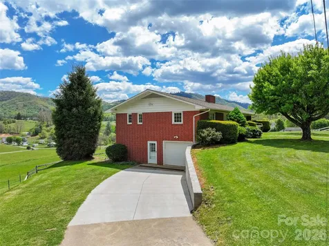 441 Mulberry Street Clyde NC 28721