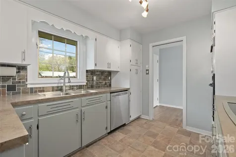 441 Mulberry Street Clyde NC 28721