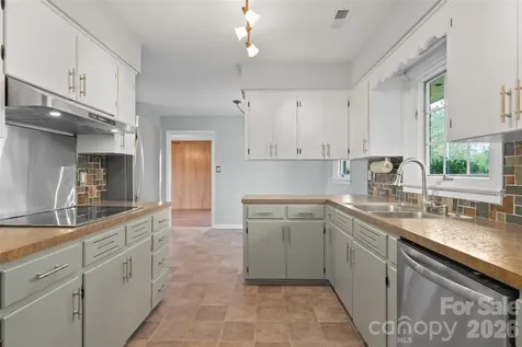 441 Mulberry Street Clyde NC 28721