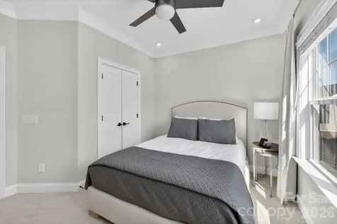 2547 Deacon Avenue Charlotte NC 28204
