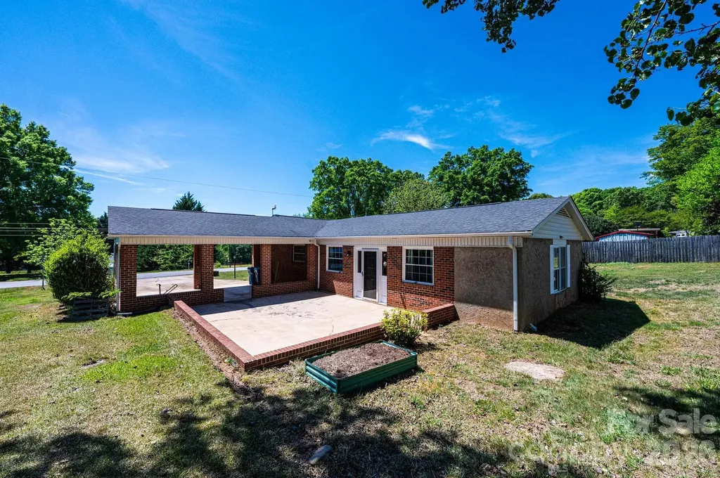 2984 Lutz Boulevard Newton NC 28658