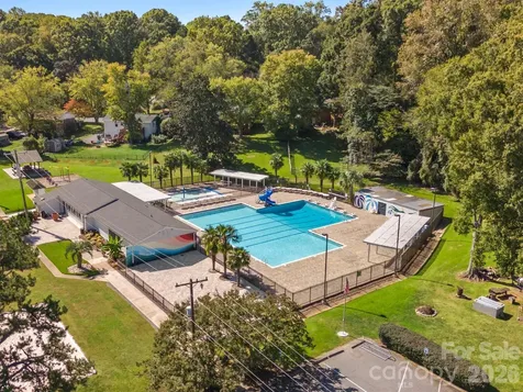 7401 Woodstream Drive Charlotte NC 28210
