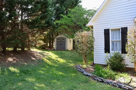 2325 Perry Road Denver NC 28037