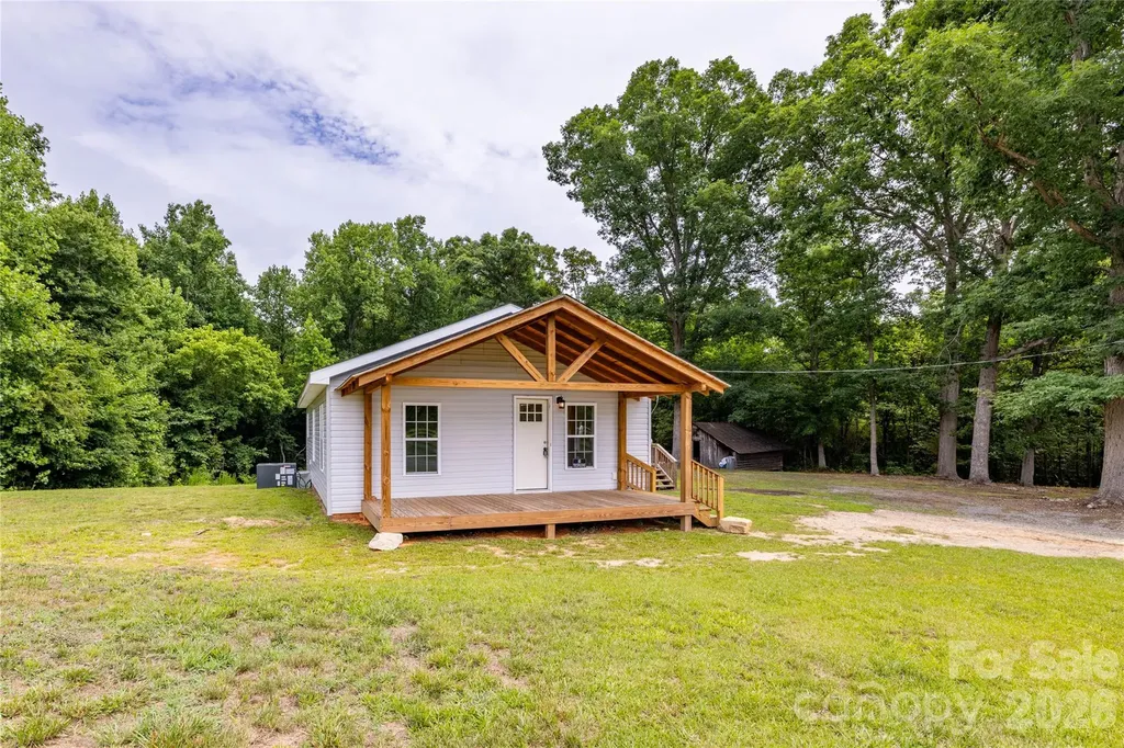 603 Hogan Farm Road Seagrove NC 27341