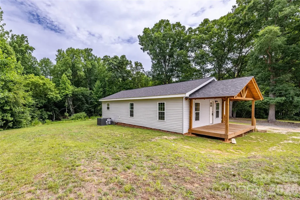 603 Hogan Farm Road Seagrove NC 27341
