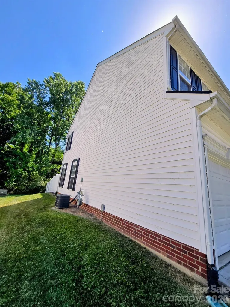 6005 Boathouse Lane Cramerton NC 28032