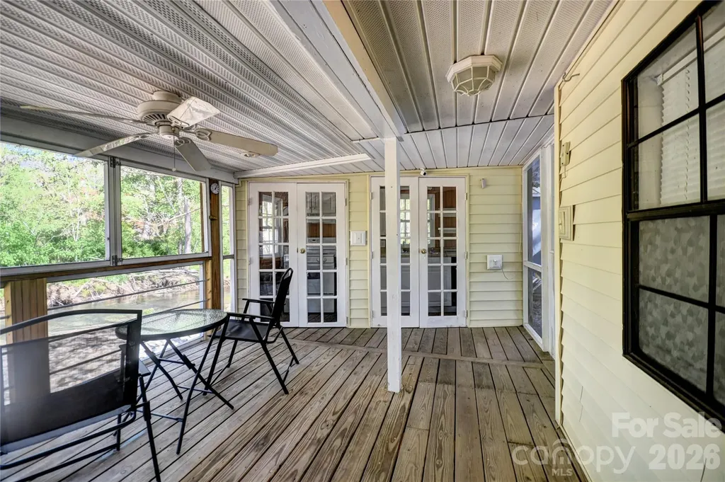 91 Mallard Loop Waynesville NC 28785