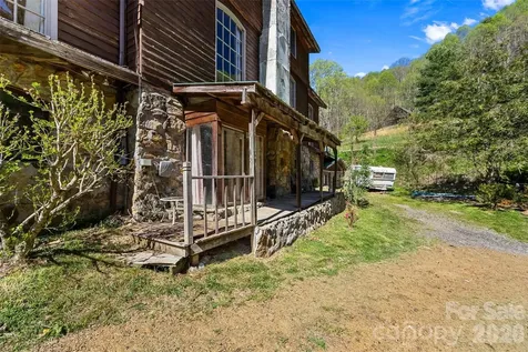 1717 Howard Moore Road Hot Springs NC 28743
