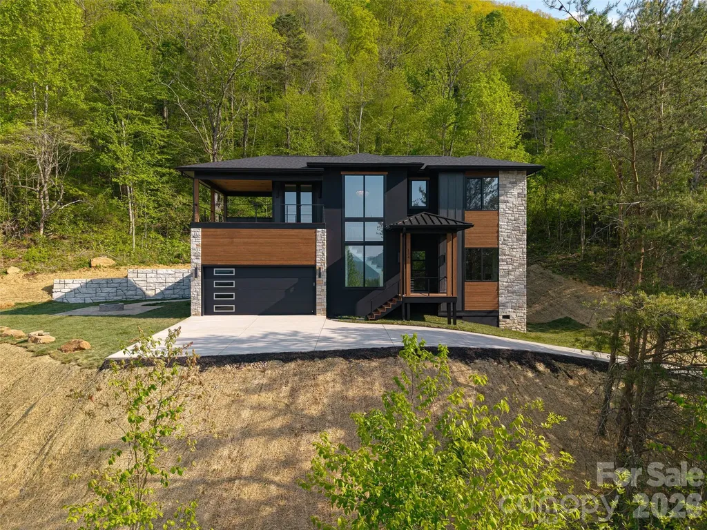 134 View Ridge Parkway Leicester NC 28748