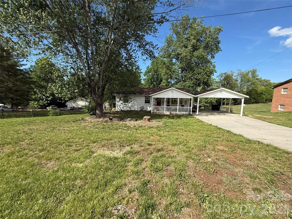 3678 Vantage Heights Circle Lenoir NC 28645