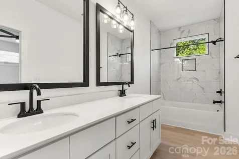 2522 Deherradora Avenue Charlotte NC 28208