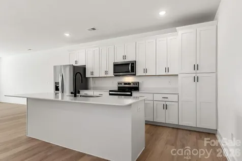 2522 Deherradora Avenue Charlotte NC 28208