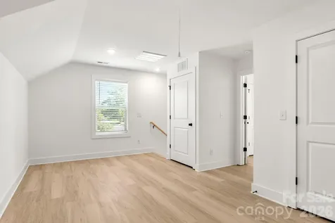 2522 Deherradora Avenue Charlotte NC 28208