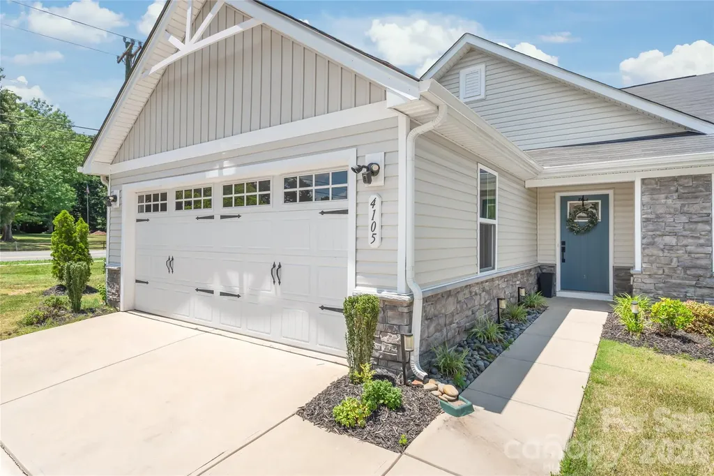 4105 Jones Creek Lane Charlotte NC 28215