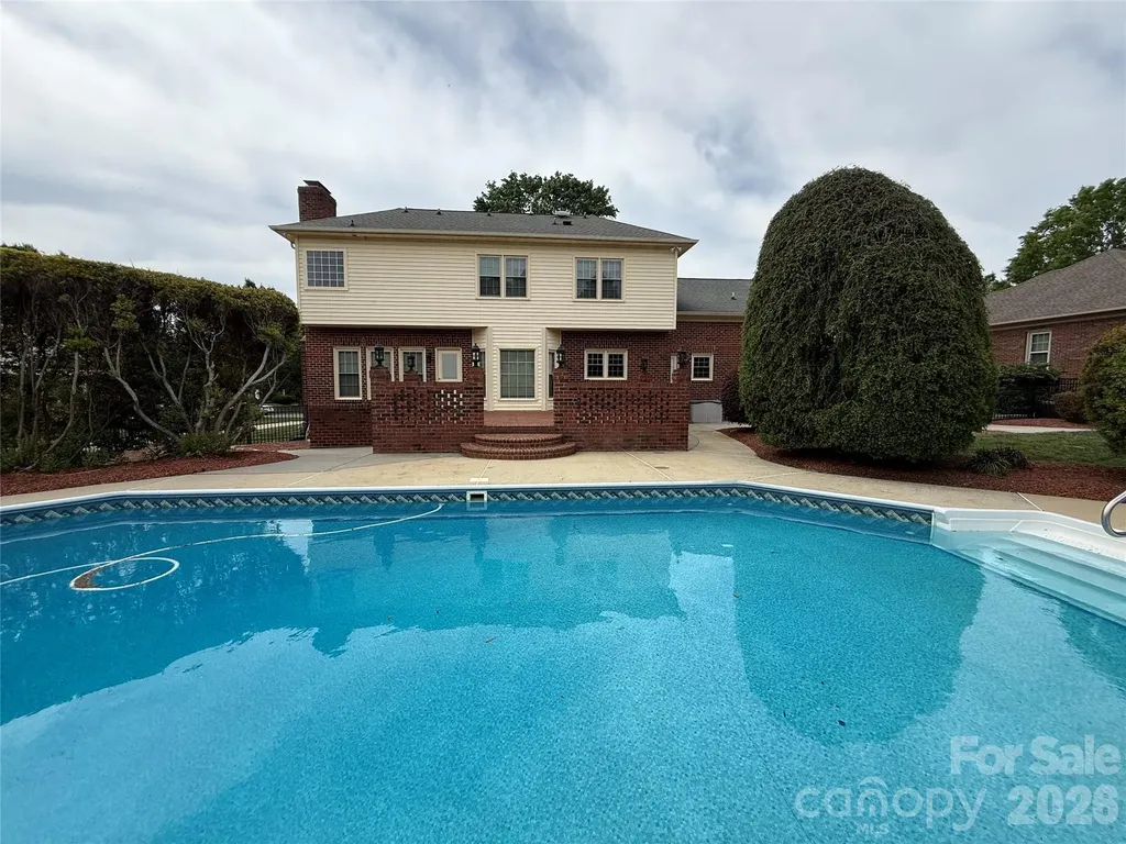 8219 Deer Drive Harrisburg NC 28075