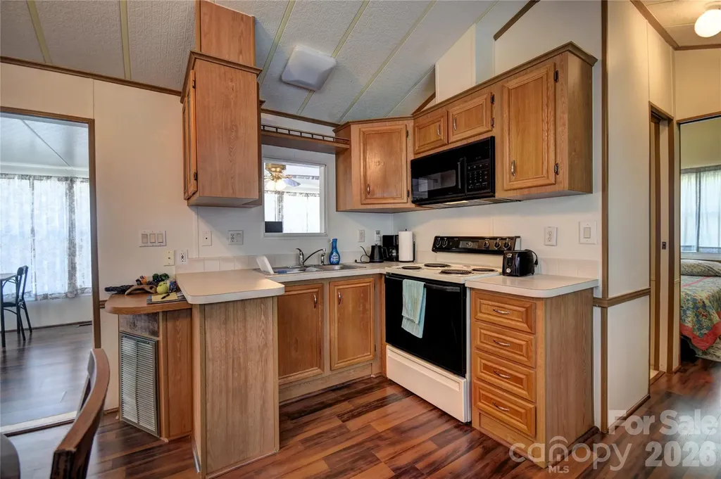 124 Pike Point Waynesville NC 28785