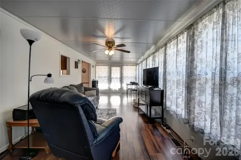 124 Pike Point Waynesville NC 28785