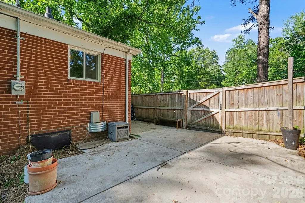 3942 Glenville Avenue Charlotte NC 28215