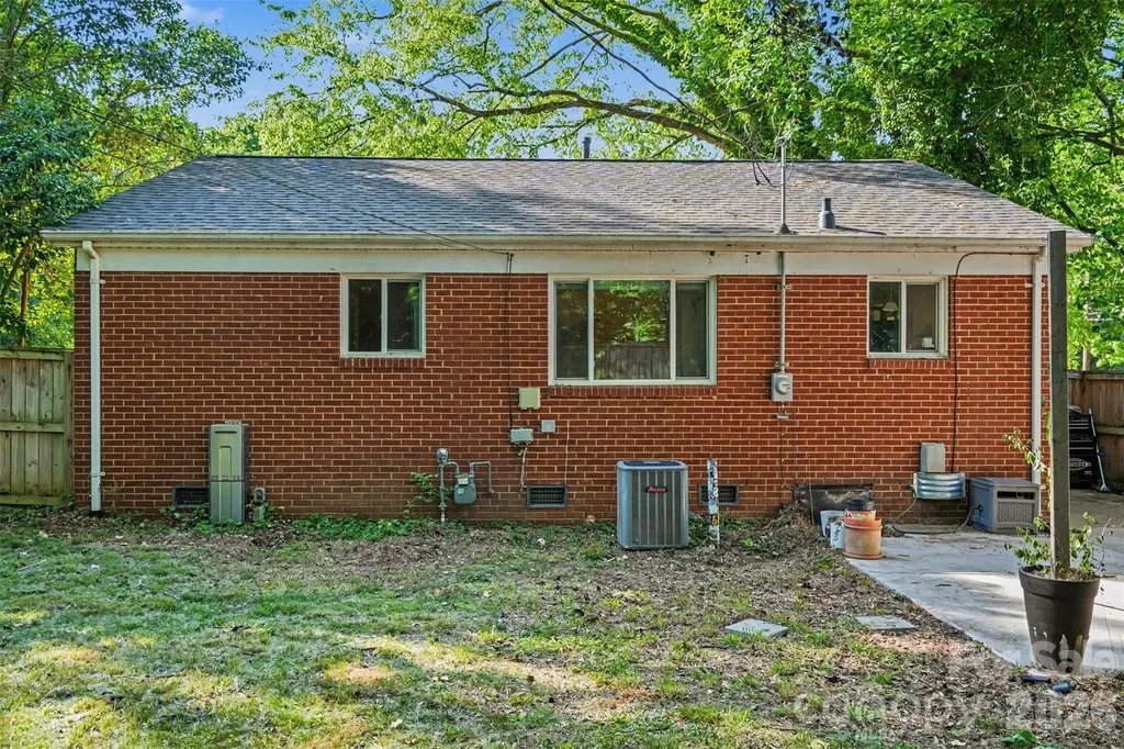 3942 Glenville Avenue Charlotte NC 28215