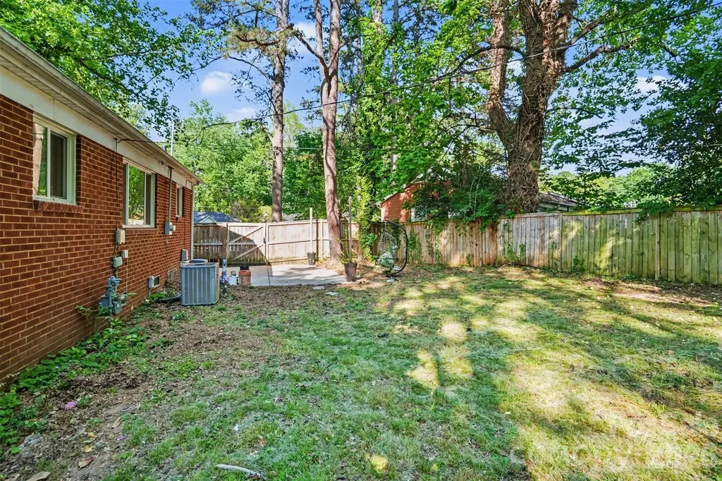 3942 Glenville Avenue Charlotte NC 28215