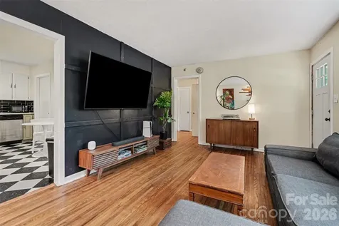 3942 Glenville Avenue Charlotte NC 28215
