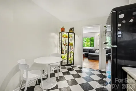 3942 Glenville Avenue Charlotte NC 28215