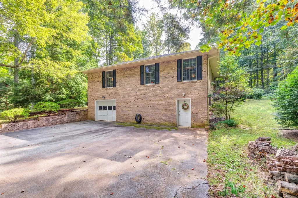 3 Sunningdale Drive Flat Rock NC 28731