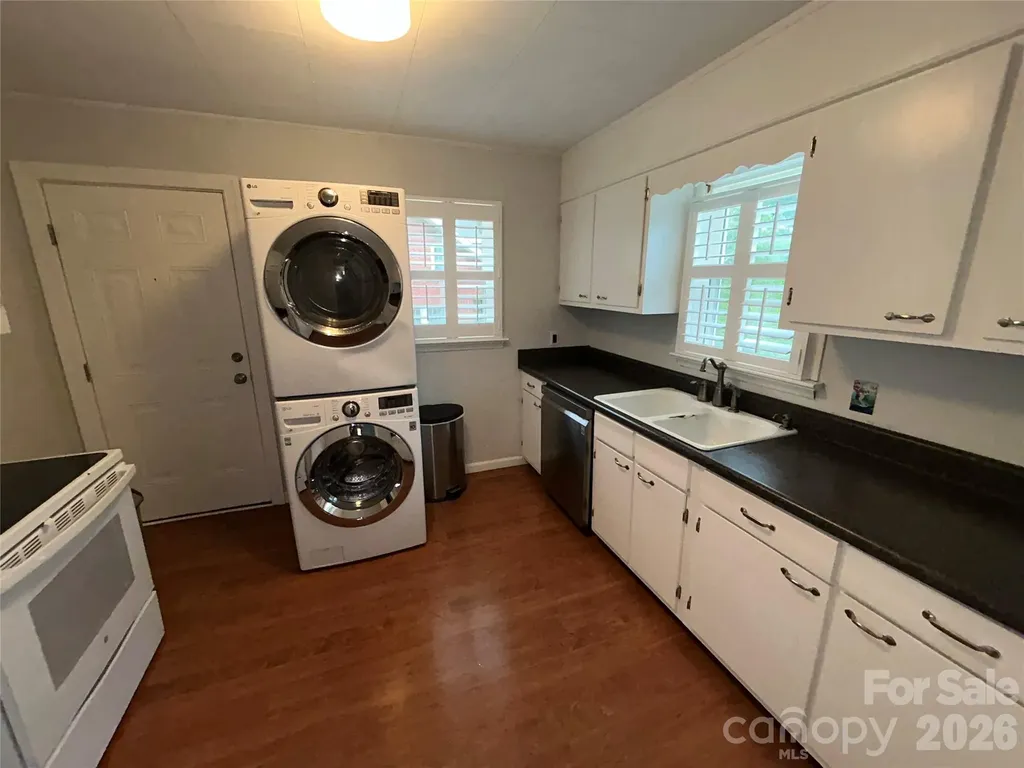 110 9th Street Black Mountain NC 28711