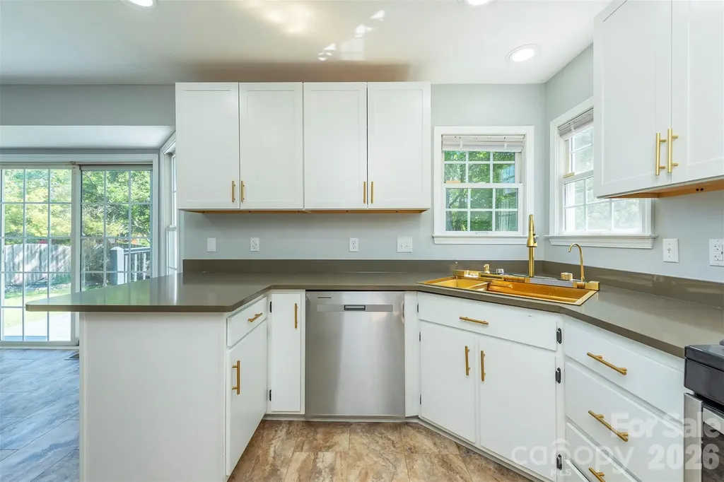 23 Westmont Drive Asheville NC 28806