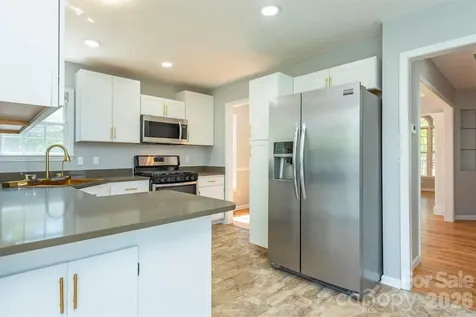 23 Westmont Drive Asheville NC 28806