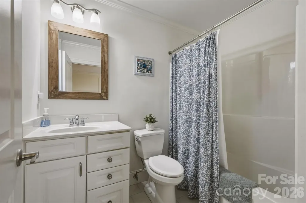 5230 Roy Mcgalliard Avenue Morganton NC 28655