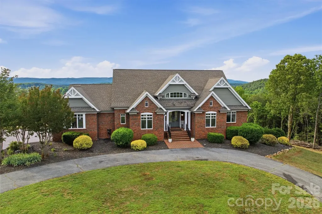 5230 Roy Mcgalliard Avenue Morganton NC 28655