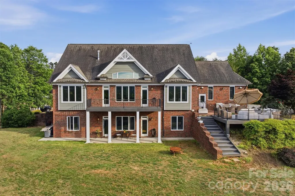 5230 Roy Mcgalliard Avenue Morganton NC 28655