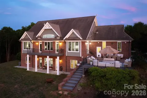 5230 Roy Mcgalliard Avenue Morganton NC 28655