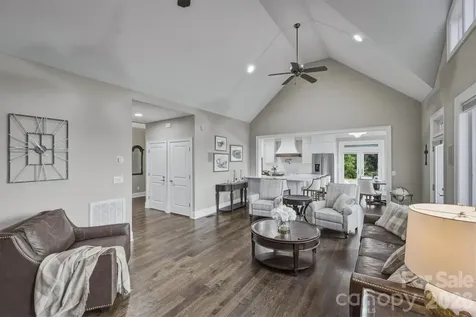 5230 Roy Mcgalliard Avenue Morganton NC 28655