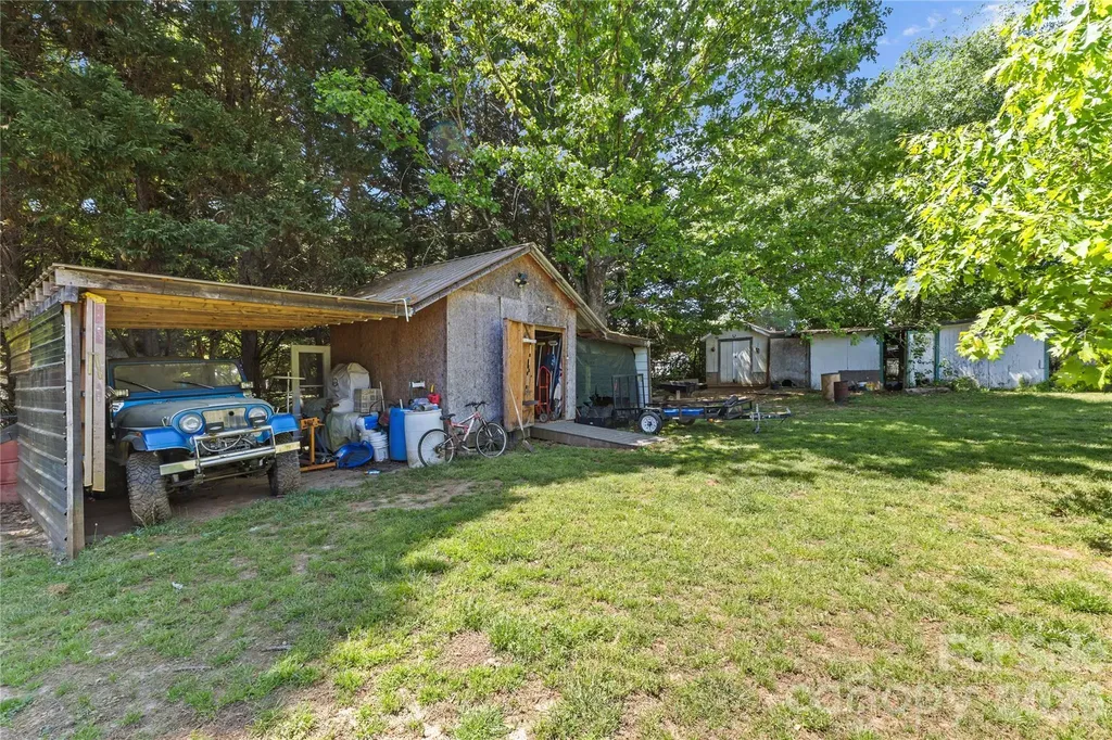 130 Hunterpond Lane Statesville NC 28677