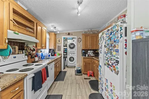 130 Hunterpond Lane Statesville NC 28677