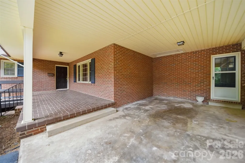 105 Ann Street Morganton NC 28655