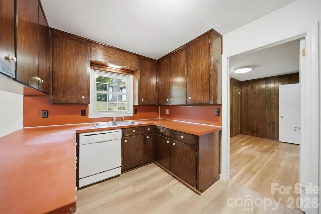 105 Ann Street Morganton NC 28655
